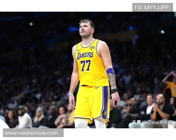 球迷炸锅:全明星这一行为引热议! 球迷炸锅:全明星这一行为引热议!