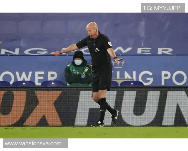 VAR判罚十大经典误判回顾 赛场风云变幻中的裁判争议瞬间 VAR判罚十大经典误判回顾 赛场风云变幻中的裁判争议瞬间