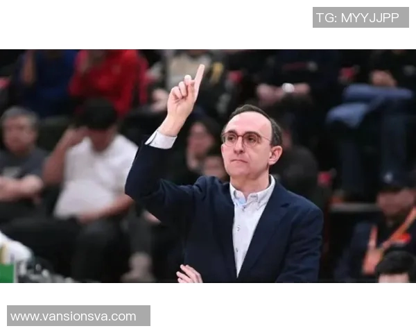 主教练战术板细节首次曝光备战过程震撼网友纷纷热议 主教练战术板细节首次曝光备战过程震撼网友纷纷热议